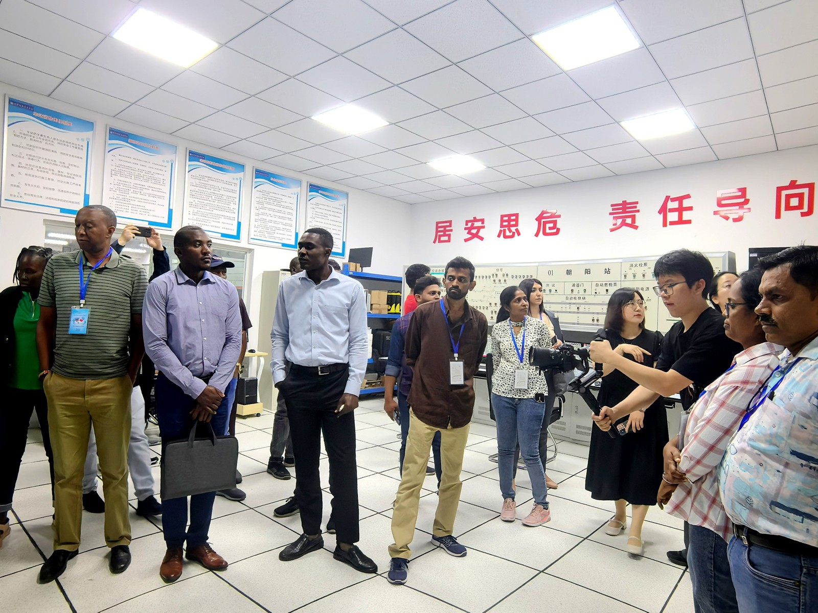 城轨分工会-跨域同行 共探新知-李小英.jpg 城轨分工会-跨域同行 共探新知-李小英.jpg