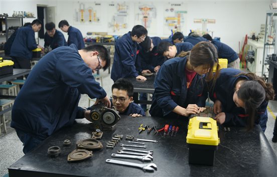 机车制动机分配阀实训