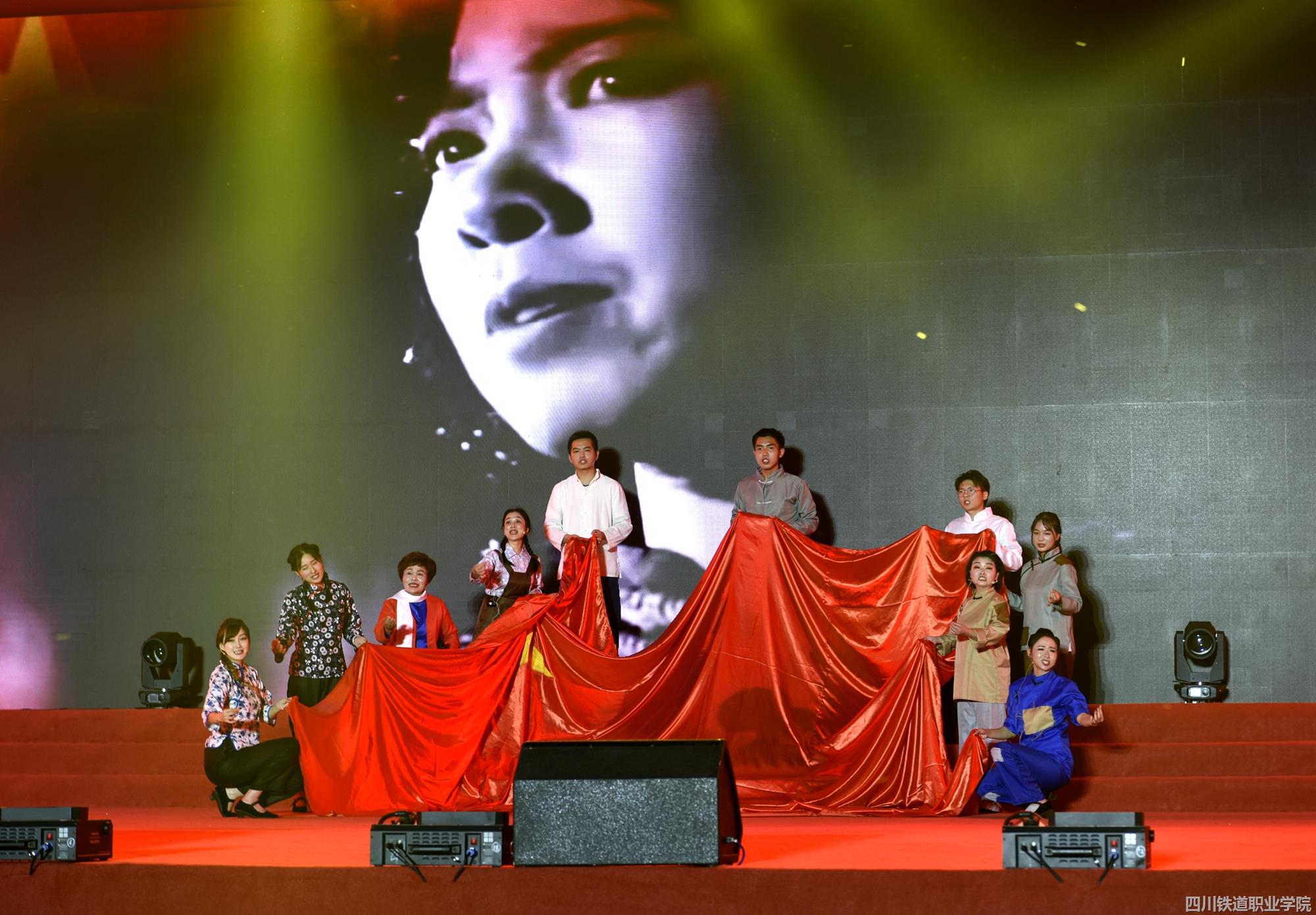 绣红旗2_副本.jpg 绣红旗2_副本.jpg